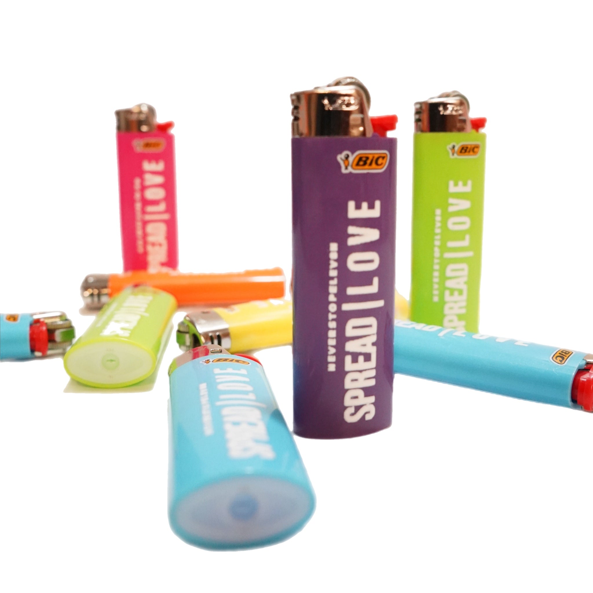 SPREAD | L O V E LIGHTERS